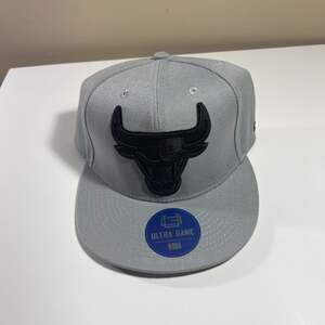 Chicago Bulls Ultra Game Snapback Hat Cap - Gray